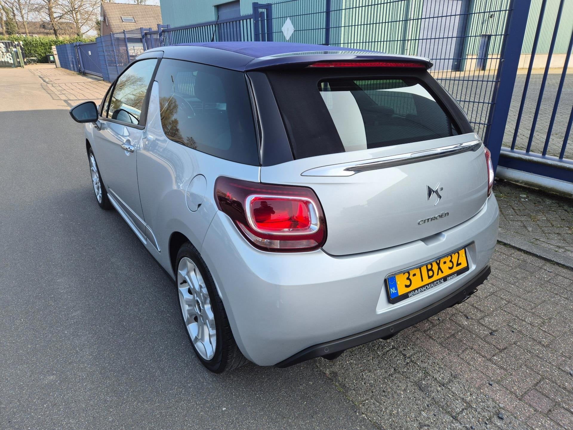 Citroen DS3 Cabrio 1.6 Sport *153.149 KM*LEER*NAVI*17 INCH, Auto's, Voorwielaandrijving, Gebruikt, Cabriolet, 49 €/maand