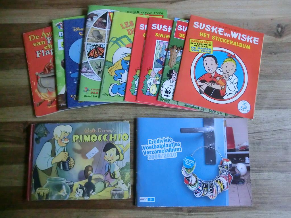 Nog 11 stickeralbums / plaatjesalbums, Ophalen of Verzenden, Gelezen, Plaatjesalbum