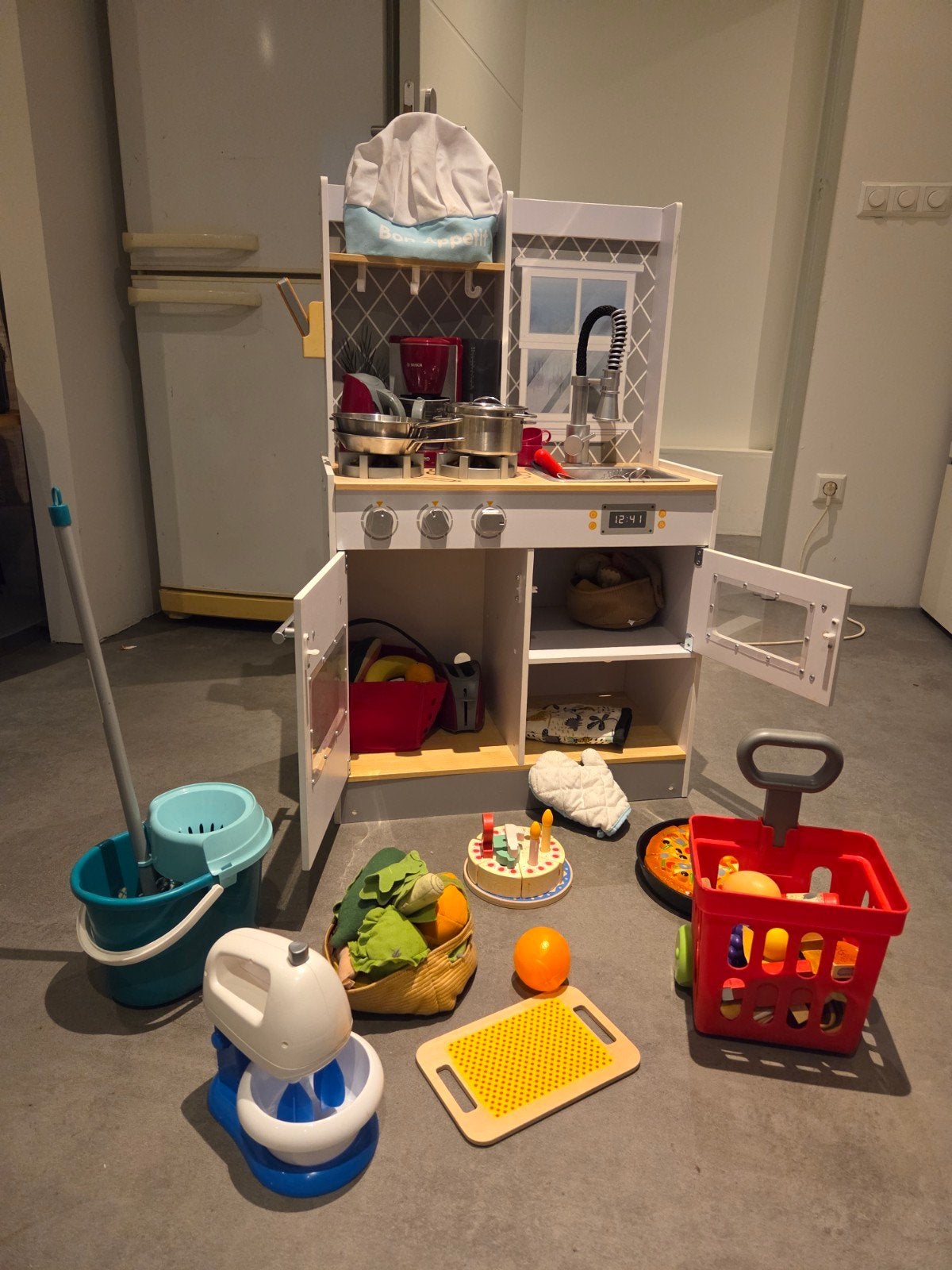 KidKraft Speelkeuken met accessoires, Ophalen, Zo goed als nieuw, Knutselen