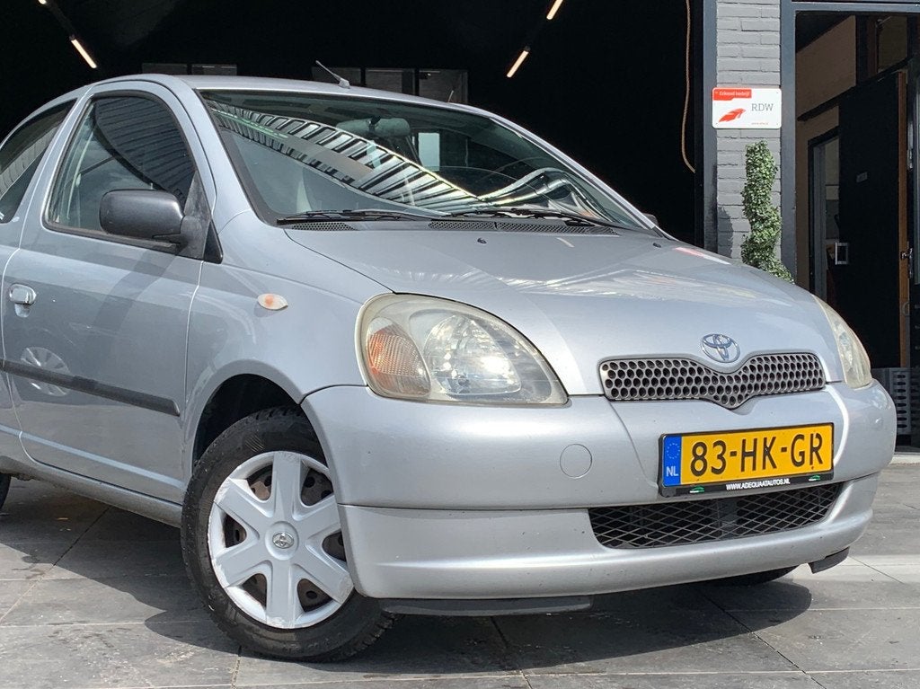 Toyota Yaris 1.3-16V VVT-i Luna|3e eigenaar|Nederlandse Auto, Voorwielaandrijving, 1299 cc, Gebruikt, 31 €/maand