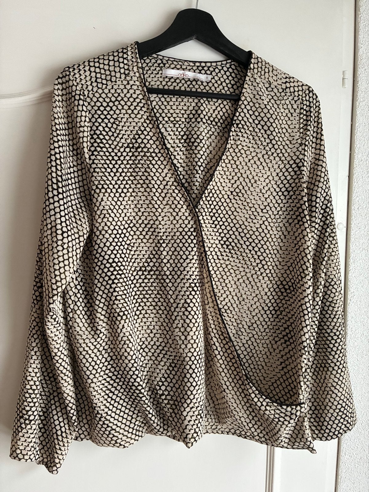 AAIKO Blouse met Slangenprint - Maat S, Ophalen of Verzenden, Zo goed als nieuw, Maat 36 (S), Beige