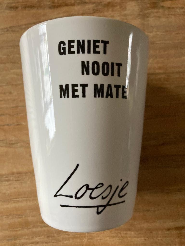 Loesje melkbeker beker mok - Geniet nooit met mate - zgan, Ophalen of Verzenden, Zo goed als nieuw, Overige stijlen, Kop(pen) en/of Schotel(s)