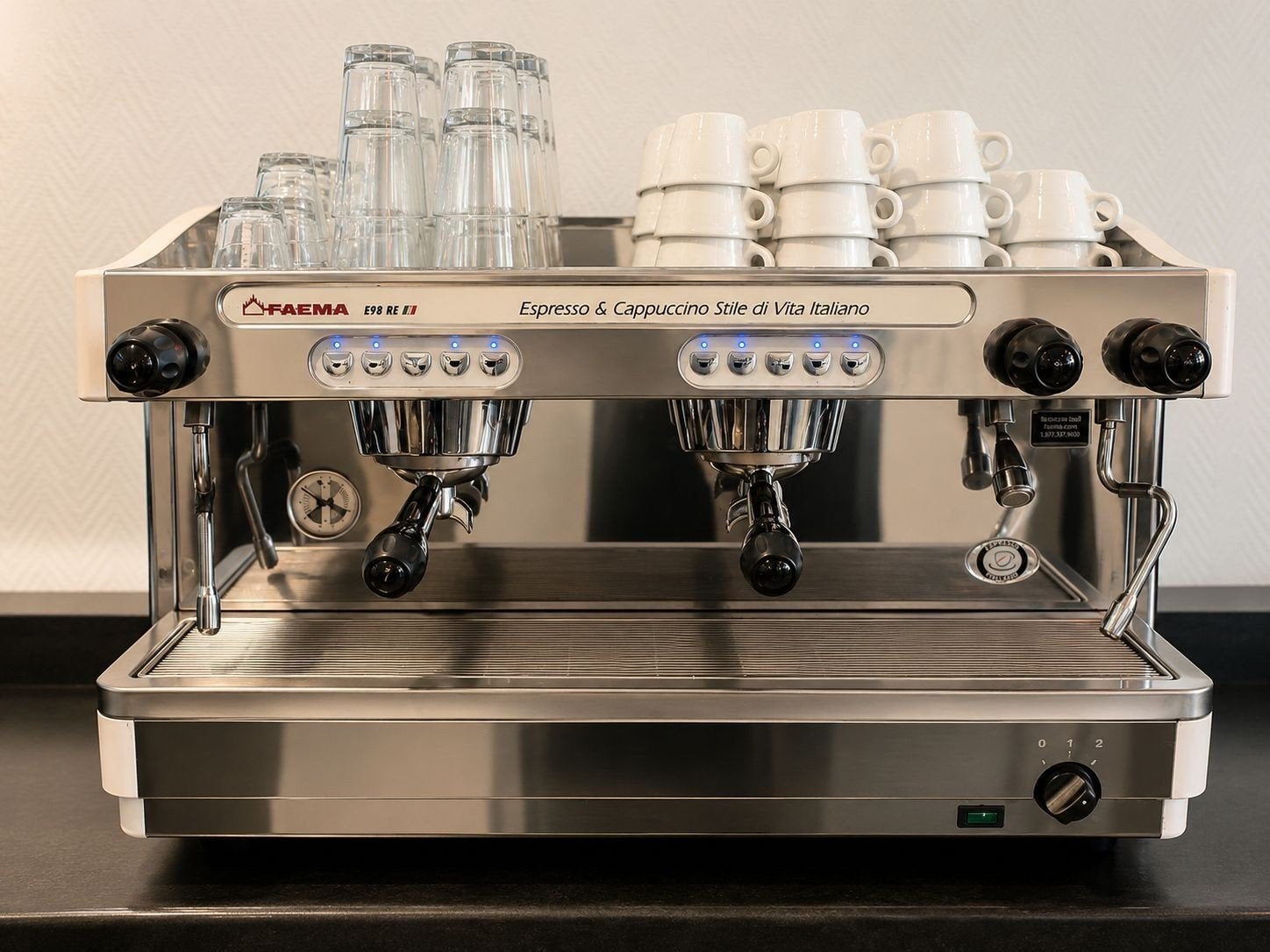 Professionele Faema Espresso Koffiezetapparaat, Gebruikt, 10 kopjes of meer, Gemalen koffie, Combi