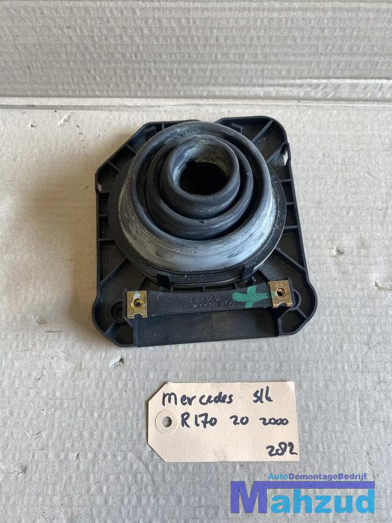 MERCEDES SLK R170 Schakelpook vloer cover A1702670688, Gebruikt, Mercedes-Benz AG, Mercedes-Benz, Ophalen of Verzenden