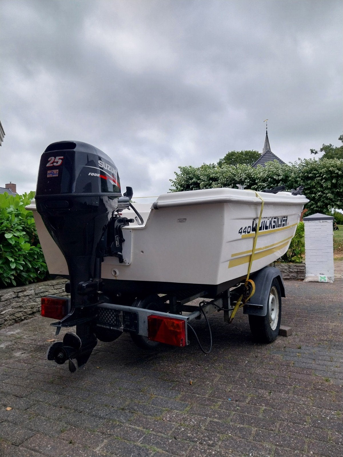 Quicksilver 440 visboot met 25pk Suzuki Vtwin marlin trailer, Ophalen, 10 tot 30 pk, Gebruikt, 5 m