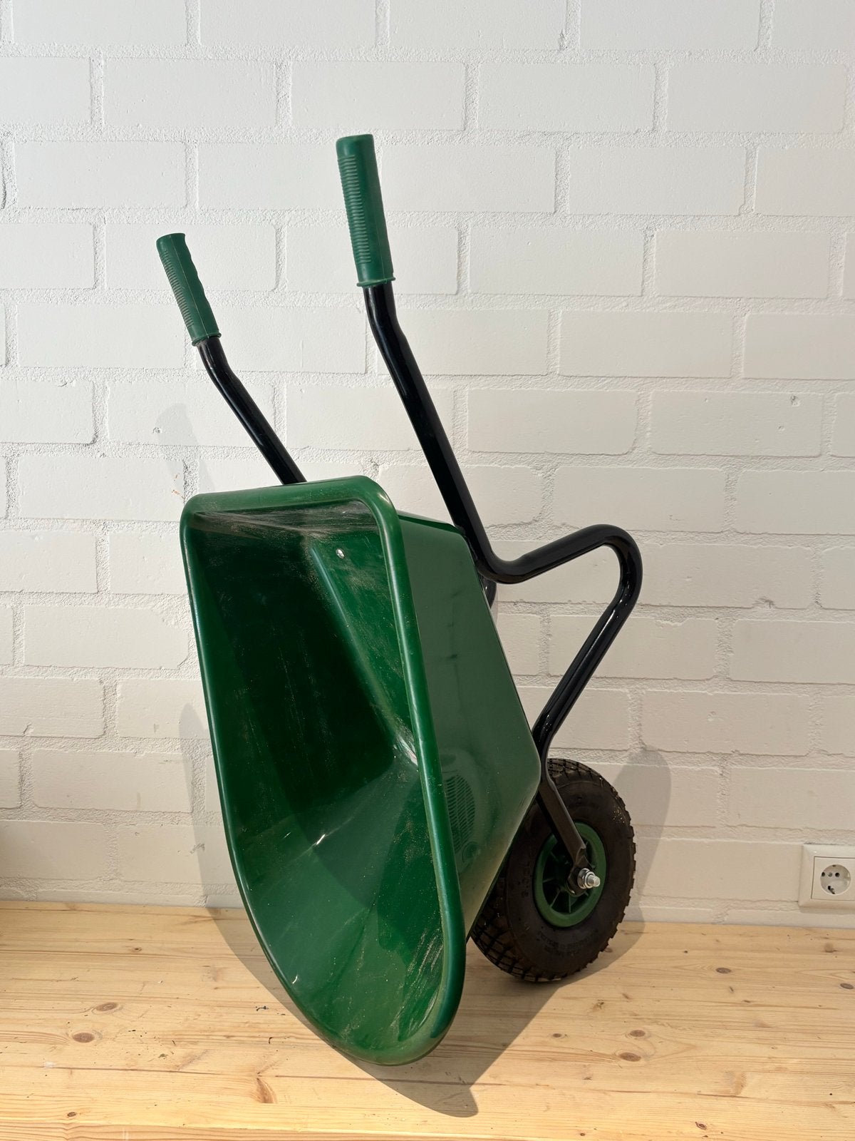 Groene kinder kruiwagen met één wiel, Ophalen, Gebruikt, Handmatig, Eenwielig