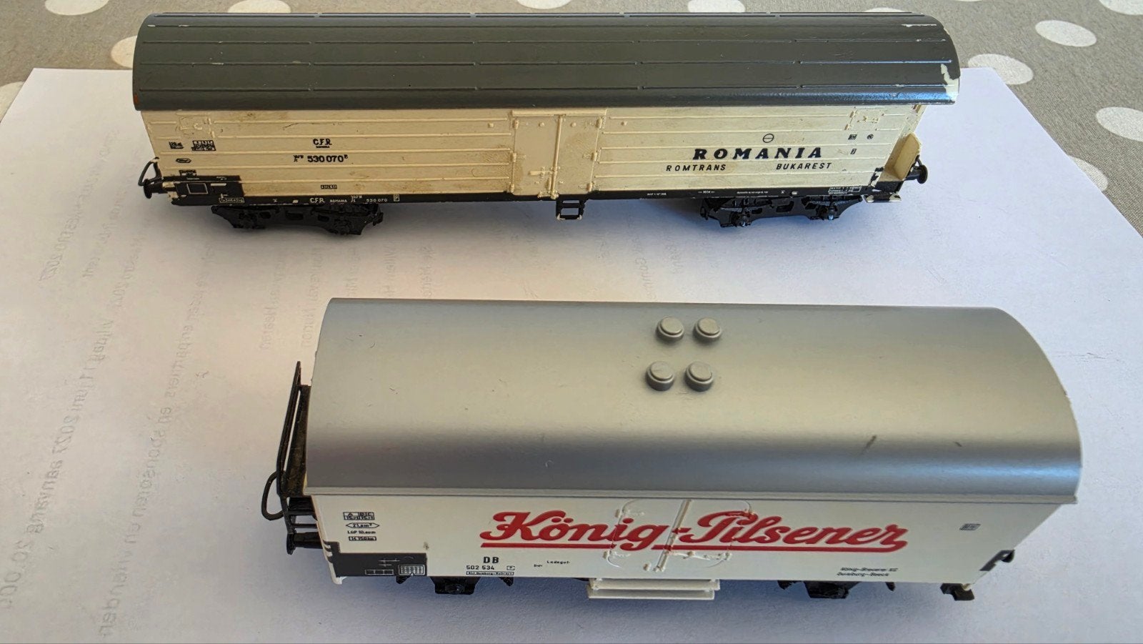 2 modelwagons: Romtrans en König-Pilsener, Overige merken, Wisselstroom, Gebruikt, Wagon
