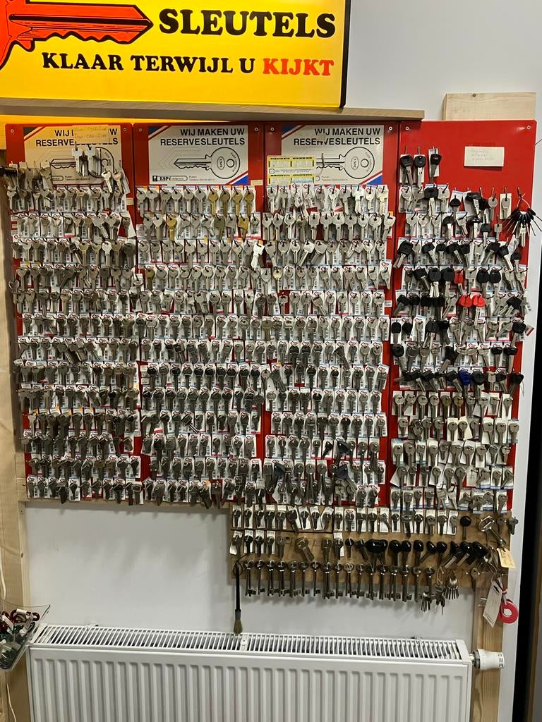 Complete Sleutelmakerij met 5000+ Sleutels en Machines, Ophalen