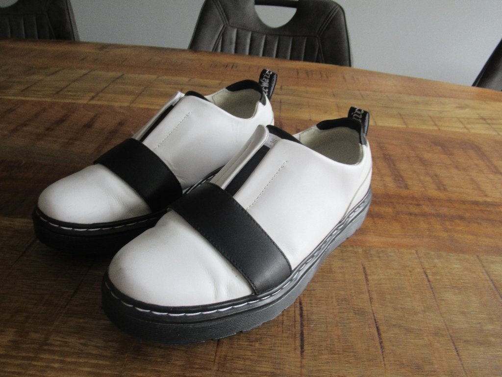 Dr. Martens Lylah witte schoenen maat 40, Schoenen met lage hakken, Wit, Ophalen of Verzenden, Dr. Martens