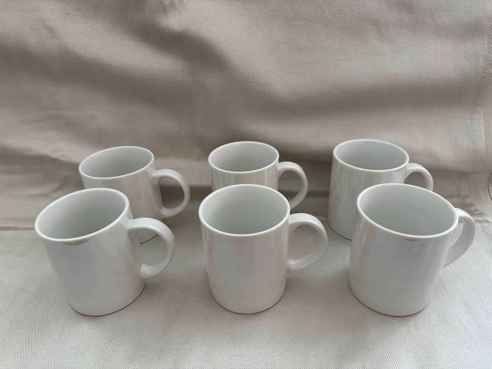 6 Vintage witte bekers met parelmoeren afwerking, Ophalen of Verzenden, Zo goed als nieuw, Porselein, Kop(pen) en/of Schotel(s)