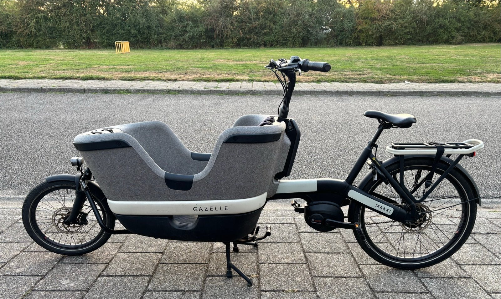 Gazelle Makki bakfiets - Recent onderhoud, uitstekende accu, Fietsen en Brommers, Fietsen | Bakfietsen, Ophalen, 3 kinderen, Elektrisch