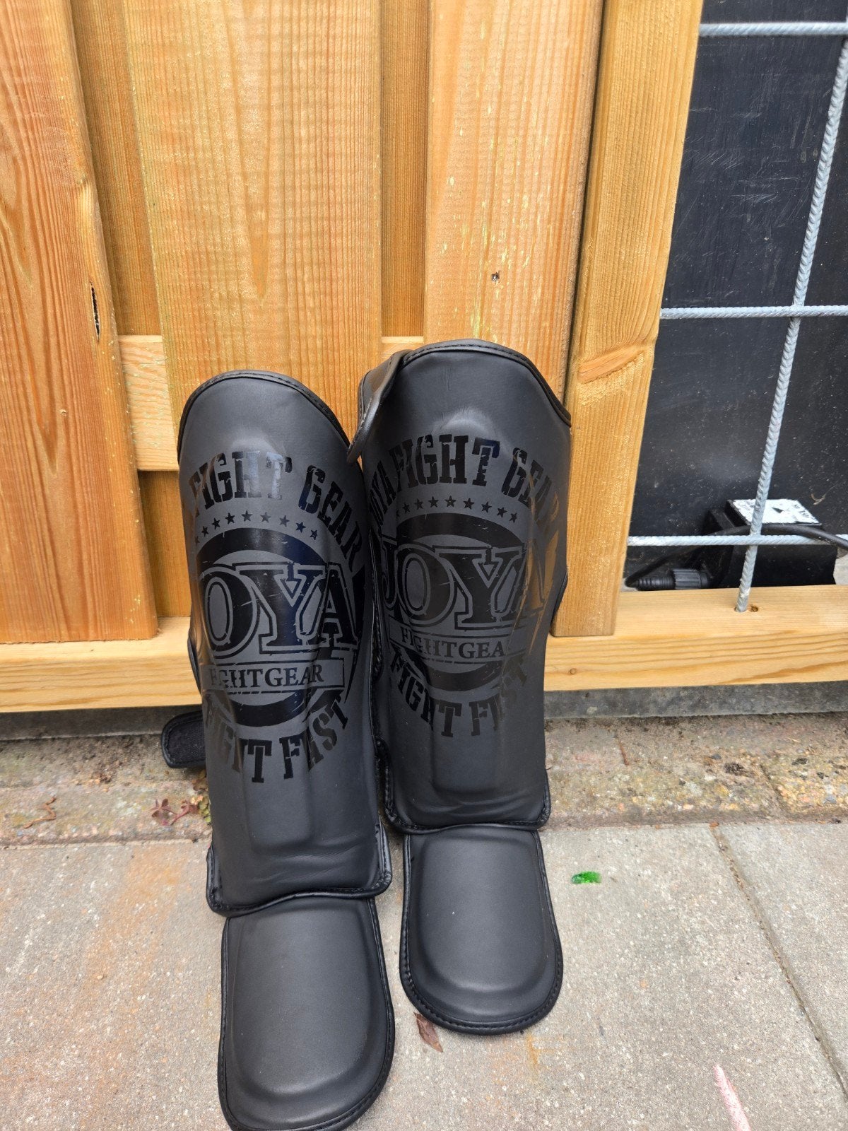 Joya scheenbeschermers en Adidas bokshandschoenen kind, Ophalen of Verzenden