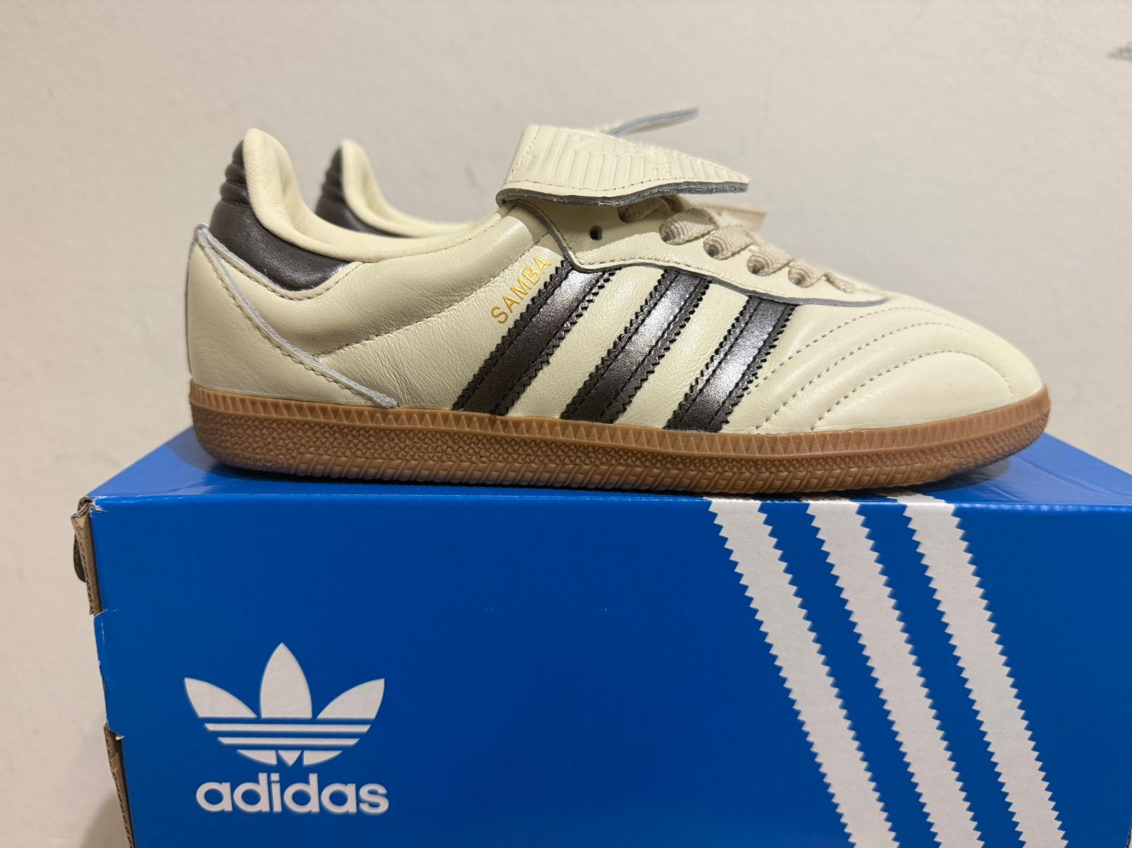 Te koop nieuwe Adidas Samba LT cream white, Postlaan 3, Wit, Nieuw, Ophalen of Verzenden