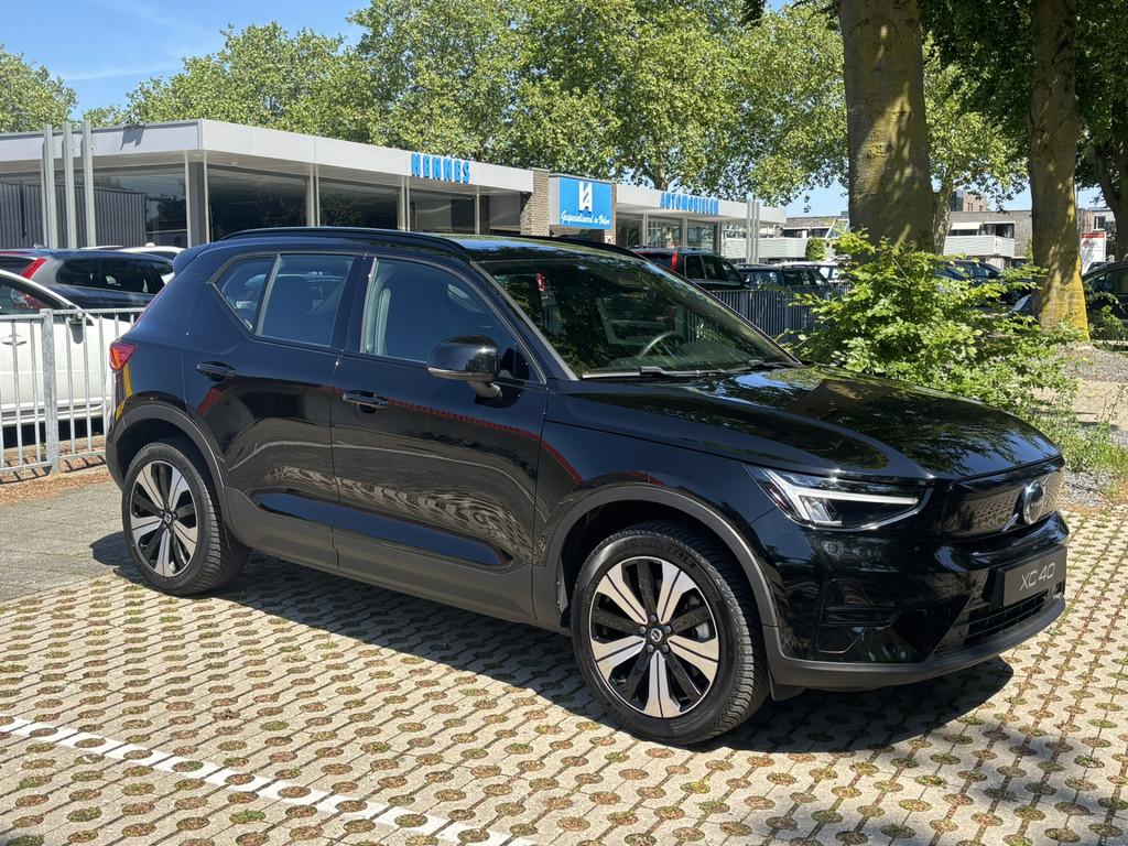 Volvo XC40 Recharge Core 70 kWh Stoel+stuur verw & warmtepom, Stof, Gebruikt, Met garantie (alle), Zwart