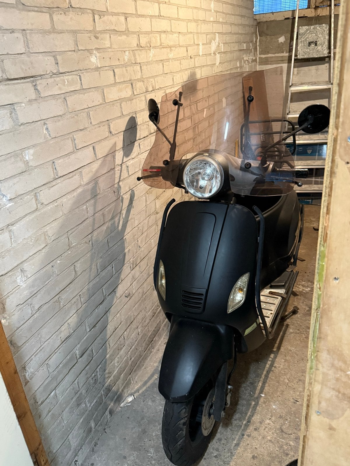 Zwarte Scooter - Accu leeg, geen zadel, Ophalen of Verzenden, Gebruikt, Benzine