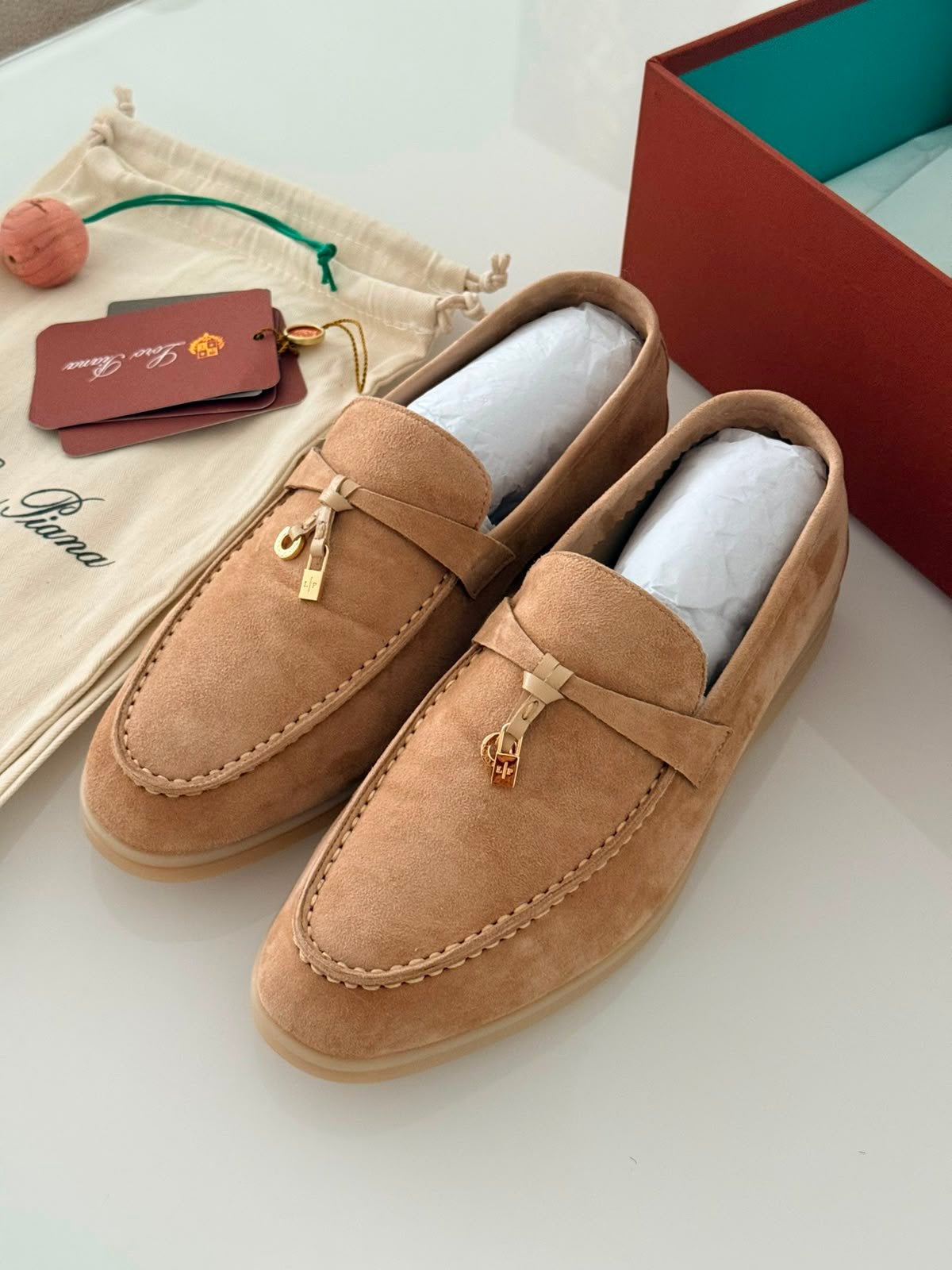 Nieuwe loafers / mocassins maat 40, Kleding | Dames, Schoenen, Nieuw, Ophalen of Verzenden, Instappers, Beige