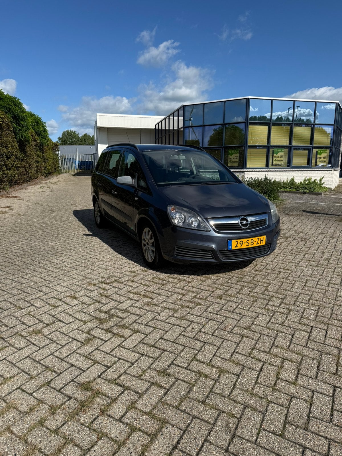 Opel Zafira 1.8 2005 Grijs 7p trekhaak, 4 cilinders, Origineel Nederlands, Particulier, 1403 kg