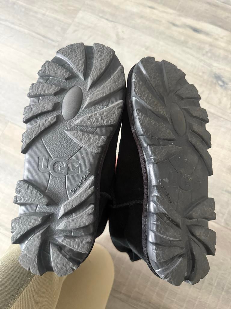Zwarte UGG SugarSole laarzen - Zo goed als nieuw, Sport en Fitness, Dansen, Ophalen of Verzenden, Zo goed als nieuw, Schoenen