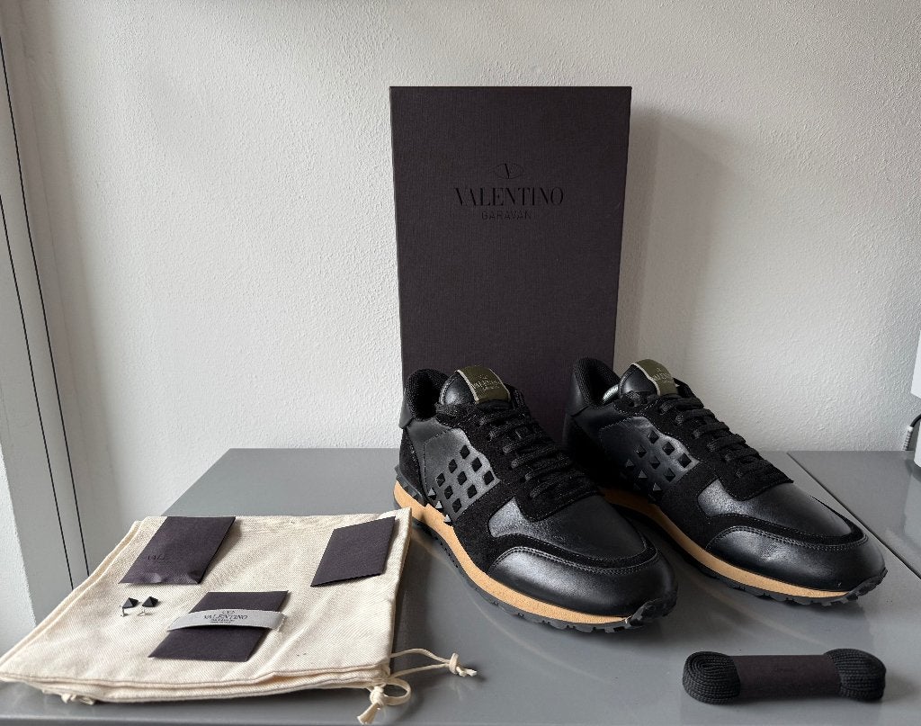 Zwarte Valentino stud sneakers maat 42,5, Kleding | Heren, Schoenen, Valentino, Zwart, Ophalen of Verzenden, Sneakers of Gympen