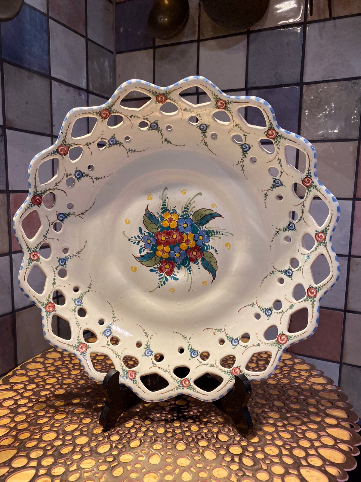 Zenith Gouda 831 AJGK,handpainted serveerschaal/bord 30 cm, Antiek en Kunst, Ophalen of Verzenden