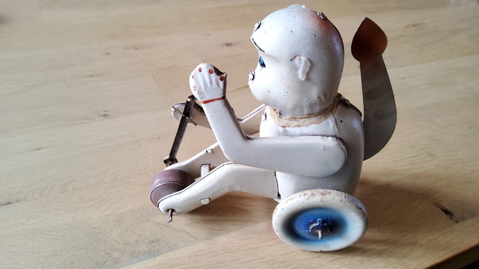 Antiek zeldzame Mechanische tin blikken AAP met Hockeystick., Ophalen of Verzenden