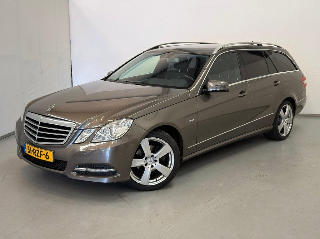 Mercedes-Benz E-klasse Estate 200 CGI Avantgarde / Schade /, Auto's, Automaat, Euro 5, Achterwielaandrijving, Gebruikt