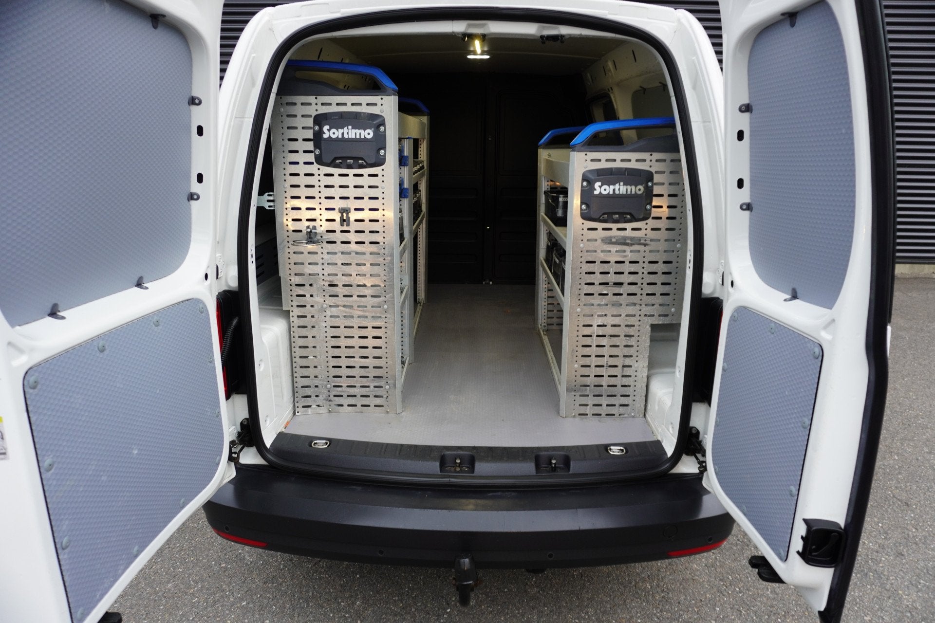 Volkswagen Caddy 102pk L2H1 Maxi Trekhaak Airco Cruise contr, Auto's, Bestelauto's, 4 cilinders, Volkswagen, Wit, 102 pk