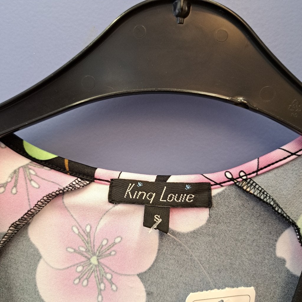 King Louie jurk zwart met roze grote bloemen mt S nr 44917, Kleding | Dames, ., Ophalen of Verzenden, Zo goed als nieuw, King Louie