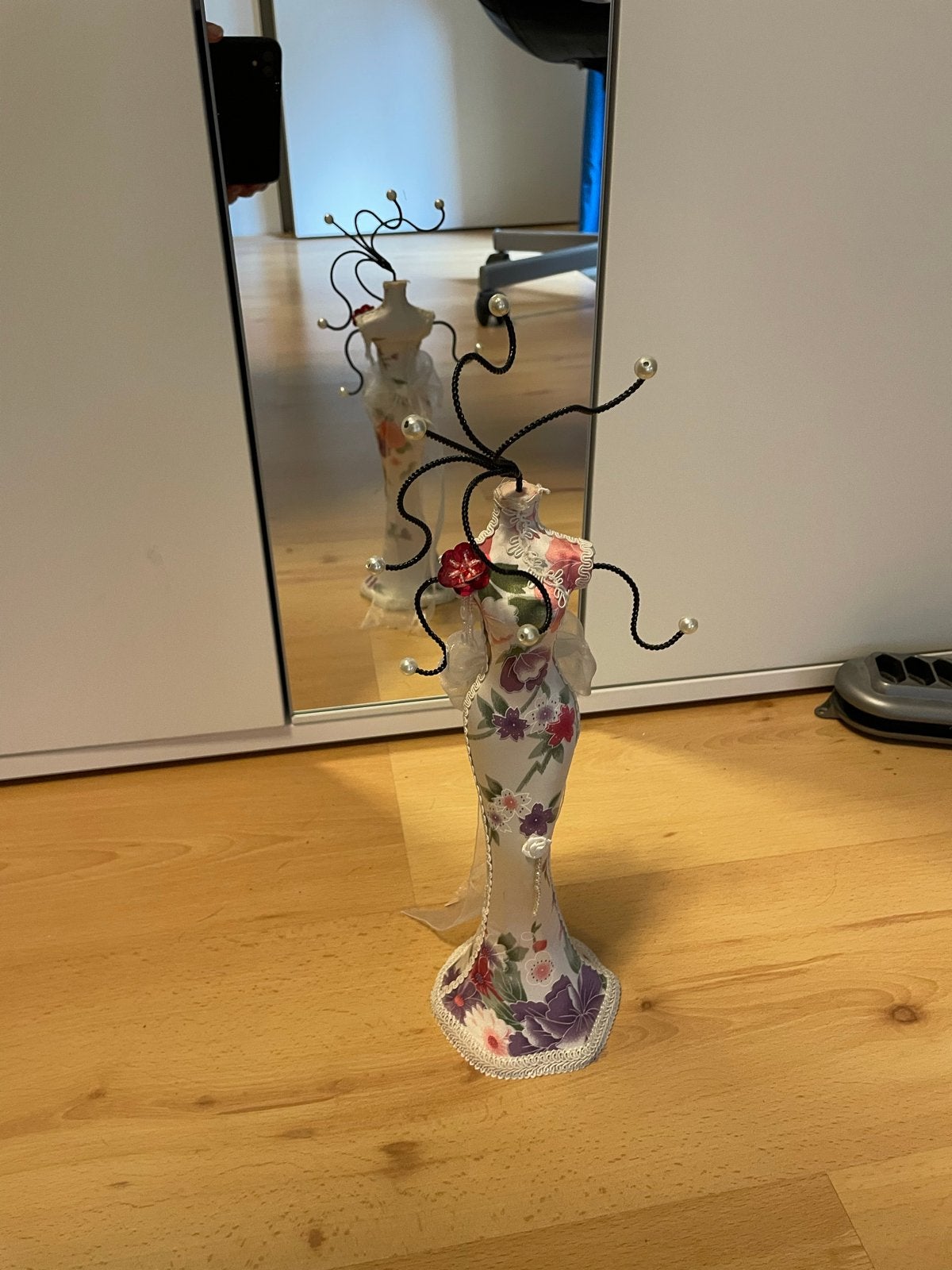 Sieradenstandaard Victoriaans Mannequin met Bloemenprint, Ophalen, Zo goed als nieuw