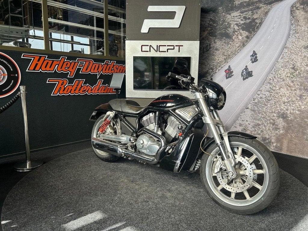 Harley-Davidson VRSCR STREET ROD (bj 2005), Motoren, Laan van Vredenoord 33
2289 DA  RIJSWIJK, NL, Bedrijf, Overig, Sales@harleydavidsonrotterdam.nl