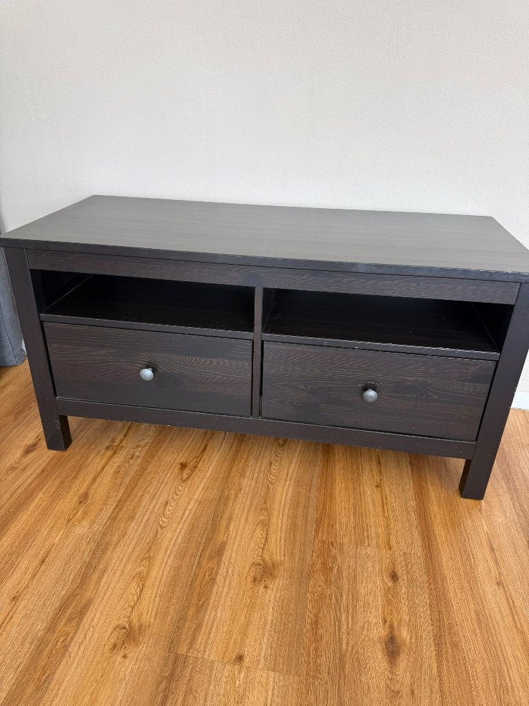 Zwarte laden kast / dressoir, Huis en Inrichting, Ophalen, 100 tot 150 cm, Zo goed als nieuw, Met lade(s)