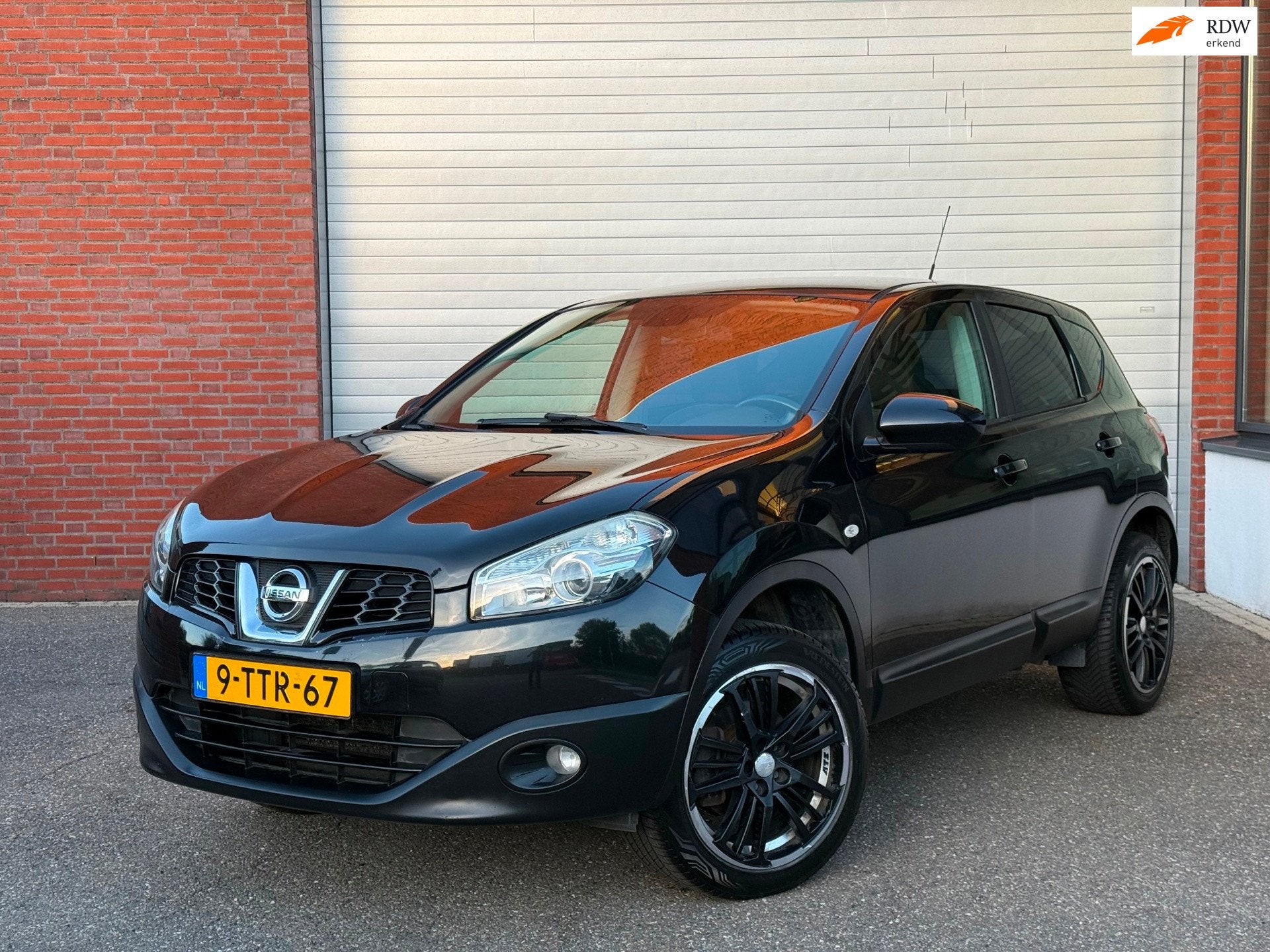 Nissan Qashqai 1.6 Acenta | NEW APK | SCHAKEL | AIRCO |, Auto's, Voorwielaandrijving, Zwart, 4 cilinders, 1210 kg