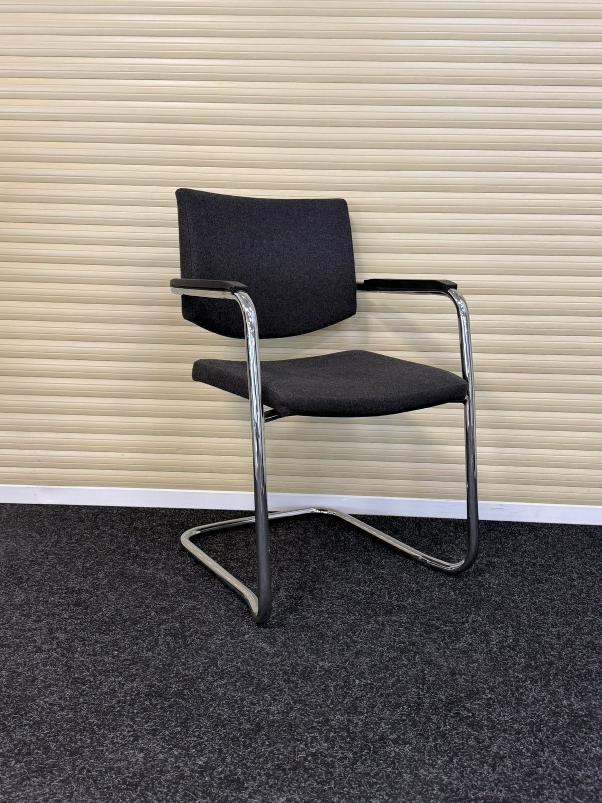 20x KMA vergaderstoel (slede onderstel) voor maar €95 p.s!!, Kunststof, Wit, Ophalen of Verzenden, Zo goed als nieuw