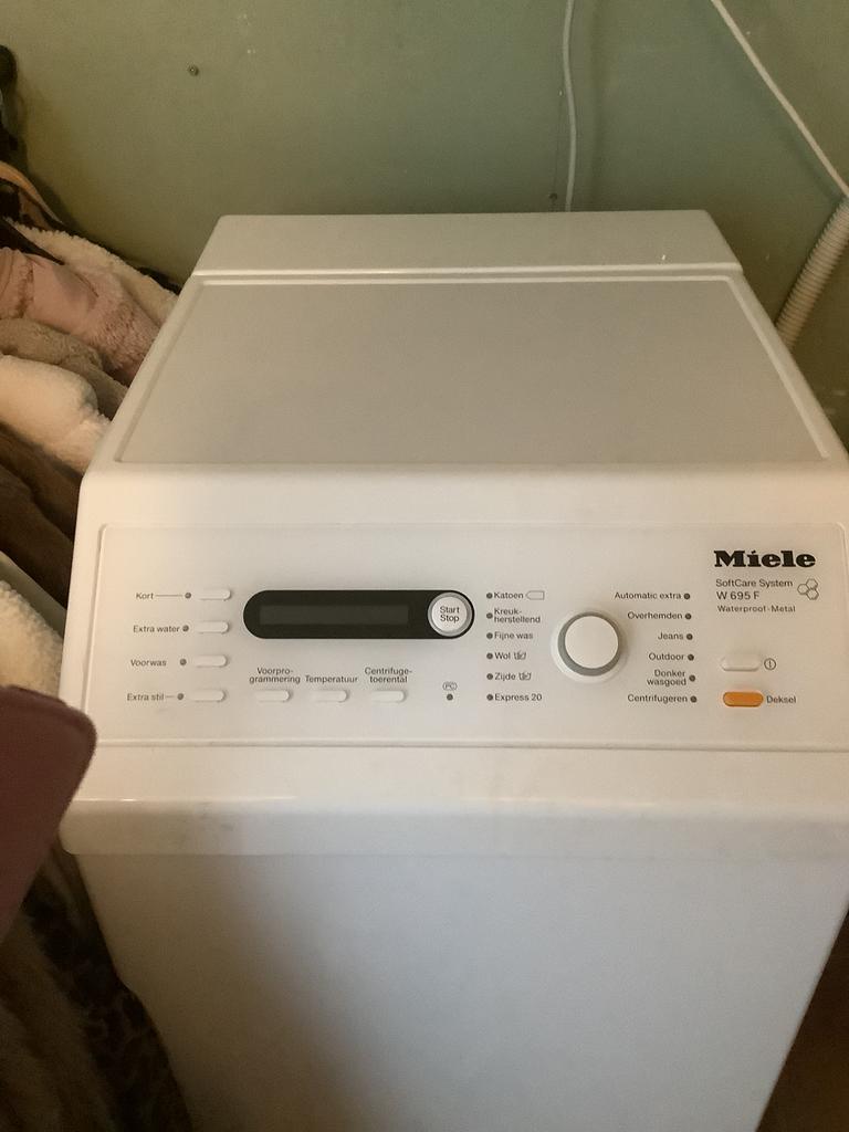 Miele bovenlader wasmachine W695F, Ophalen, 1200 tot 1600 toeren, Gebruikt, 4 tot 6 kg