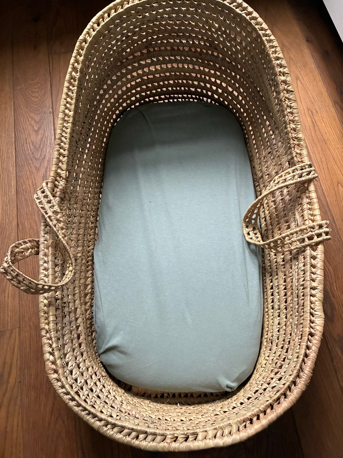 Mooie mozesmandje met matrasje / Mozes basket for baby, Ophalen, Zo goed als nieuw, Wieg