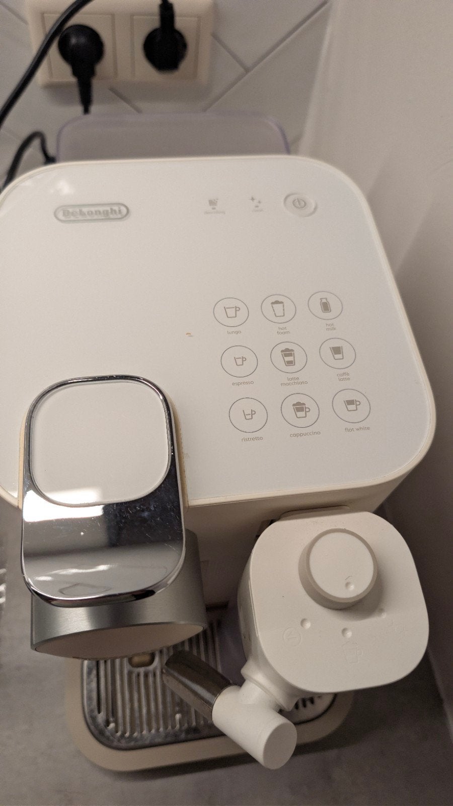 De'Longhi Nespresso Gran Lattissima - Wit, Koffiepads en cups, Espresso apparaat, Ophalen of Verzenden, Zo goed als nieuw