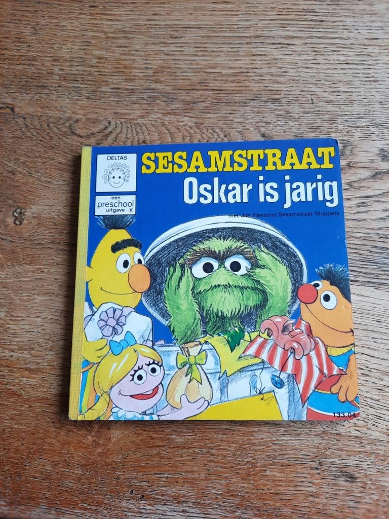 Sesamstraat: Oskar is jarig - Vintage kinderboek, Ophalen of Verzenden, Gelezen, Jim Henson's Sesamstraat Muppets, Fictie algemeen