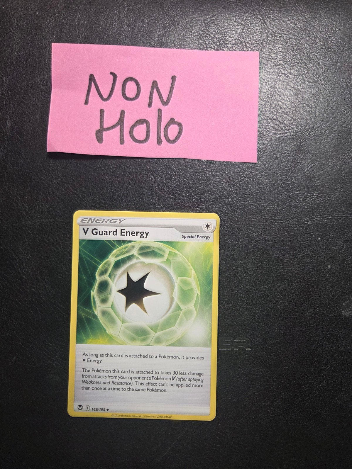 v guard energy 169/195 Silver tempest, Hobby en Vrije tijd, Verzamelkaartspellen | Pokémon, Ophalen of Verzenden, Zo goed als nieuw