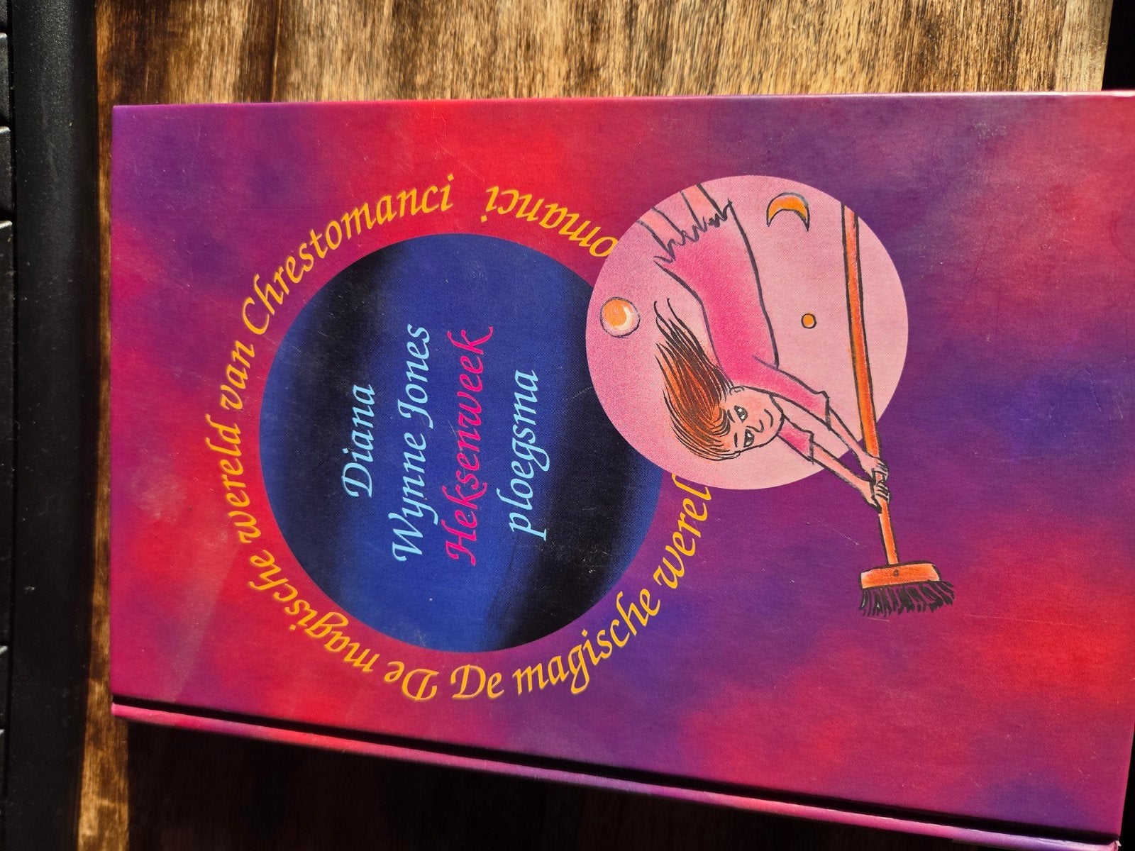 De Magische Wereld van Chrestomanci - Heksenweek, Boeken, Ophalen of Verzenden, Gelezen, Diana Wynne Jones, Fictie algemeen