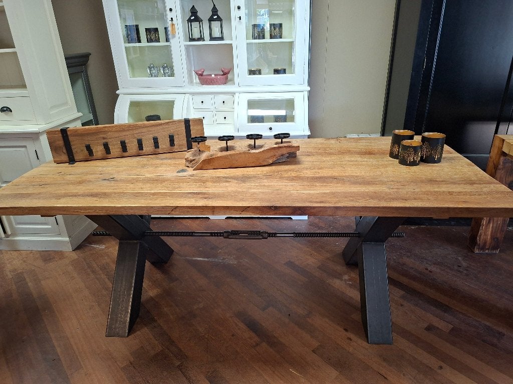 Geweldige eikenhouten eettafel metalen kruispoot trekbalk, Ophalen, Gebruikt, 4 tot 6 stoelen