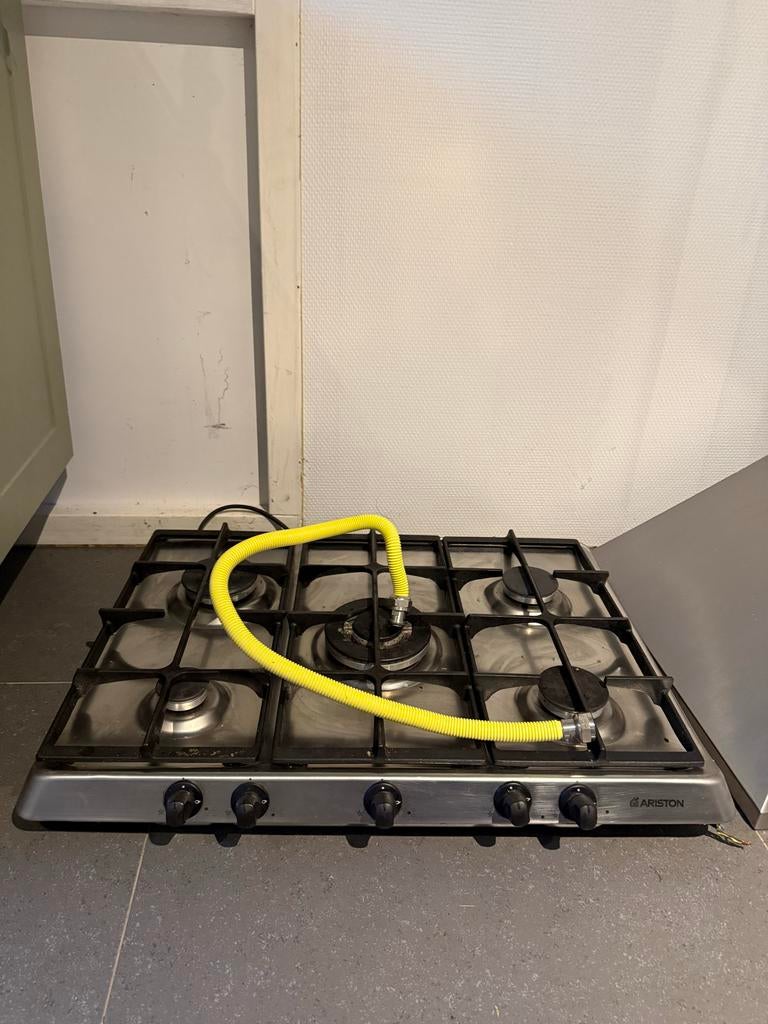 Ariston gasfornuis met 5 pitten, Ophalen, Gebruikt, Minder dan 85 cm, 4 kookzones