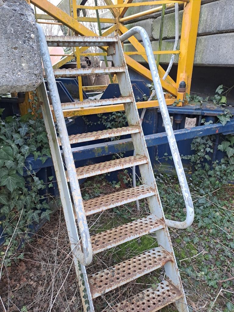 Stalen trappen bordestrap en loop roosters 100x100 cm, Ophalen, Gebruikt, IJzer