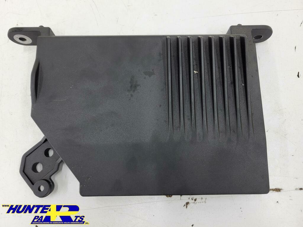 Radio versterker Volvo V90/XC40/V60/XC ('16-'22) 32265284, Ophalen of Verzenden, Gebruikt