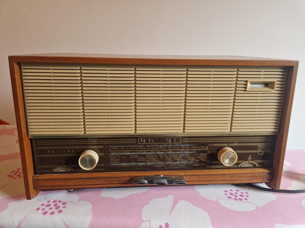 Antieke Philips radio, Ophalen