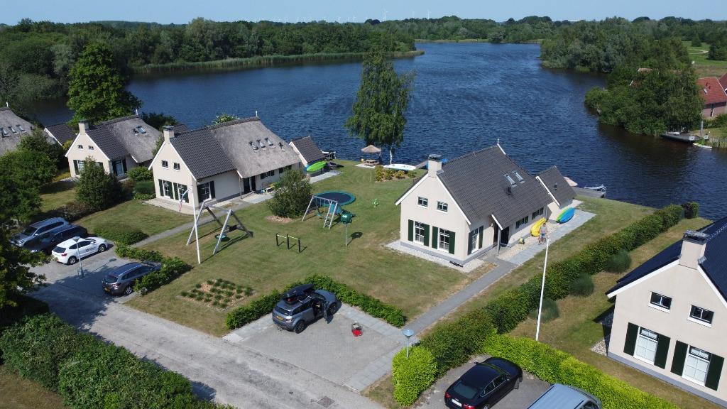 2-24pers voorjaar Emslandermeer wellnes sauna buitenspa boot, Bemiddelingsbureau, Groningen, Chalet, Bungalow of Caravan, Aan meer of rivier