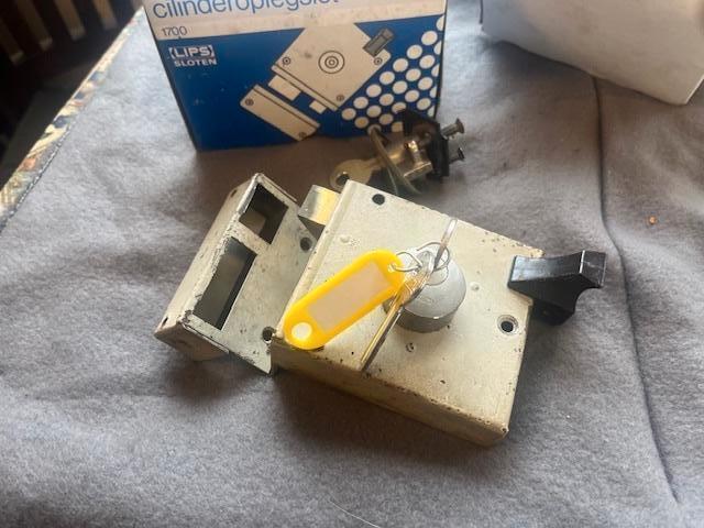 Lips Opdekslot, oplegslot, voordeurslot met 3 sleutels, Ophalen, Gebruikt, Slot