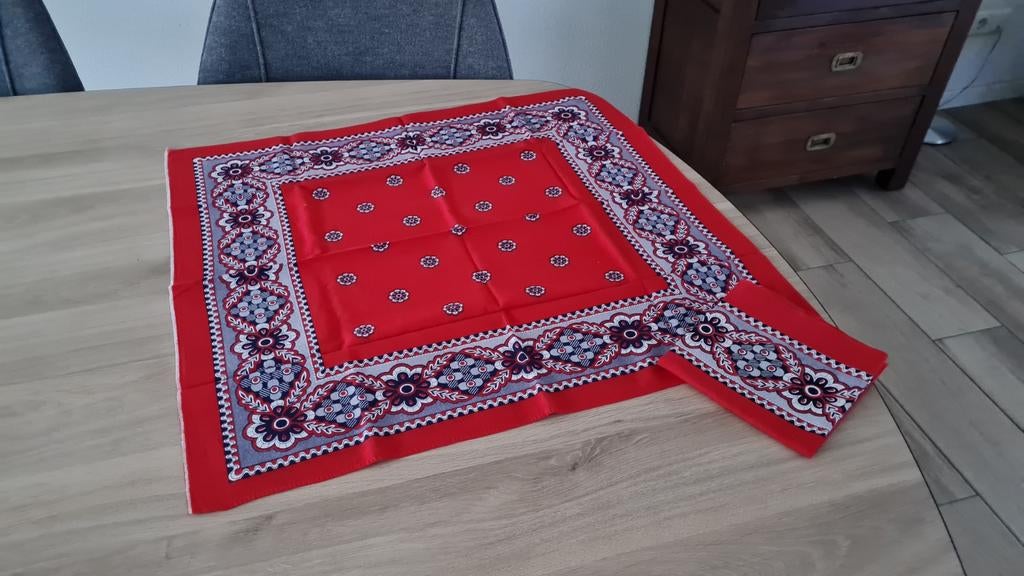2 stuks Rode Boeren Zakdoek 60x60 cm - Nieuw!, Ophalen of Verzenden, Nieuw, Rood