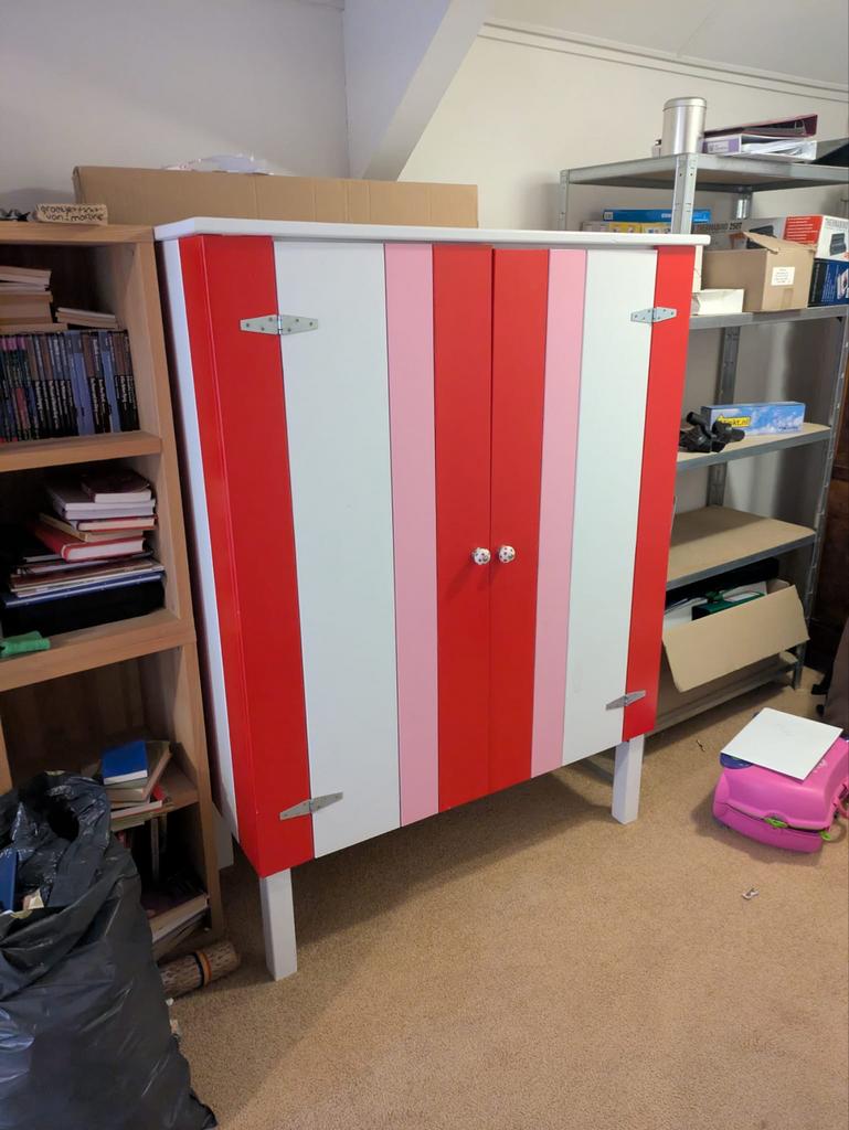 Kids Factory Houten Kast - Leuk en Praktisch!, Ophalen, Met deur(en), Gebruikt, 100 tot 150 cm