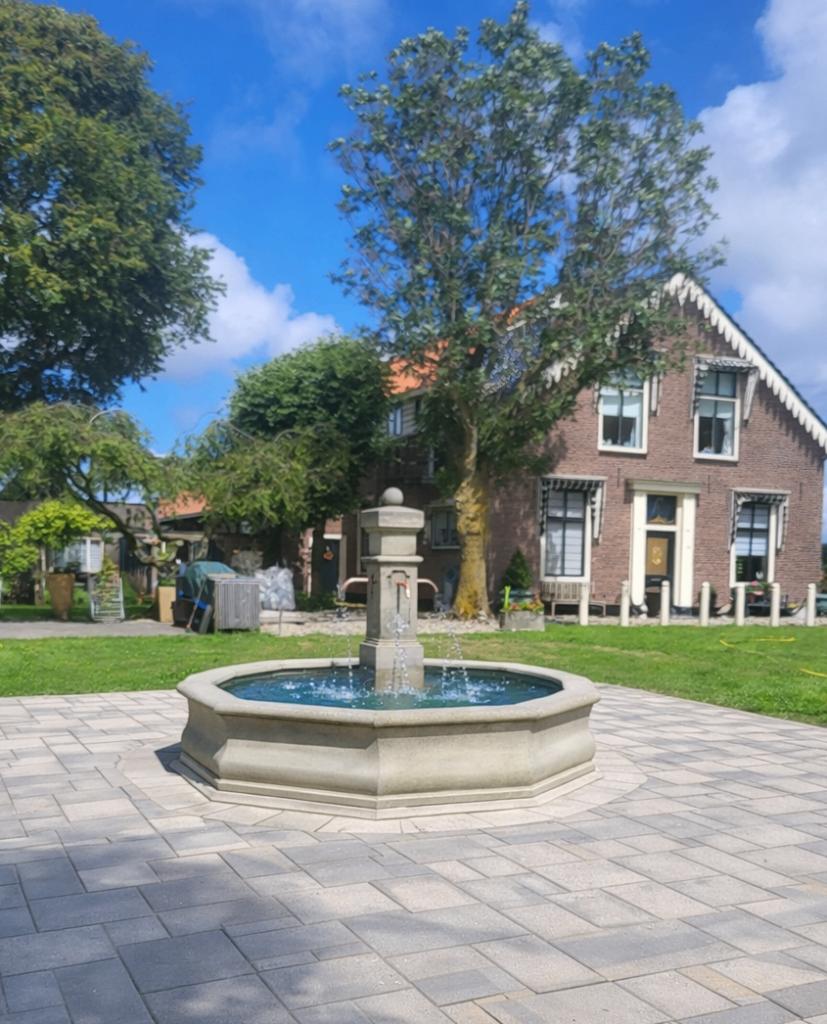 Franse dorpsfontein, Ophalen, Nieuw, Beton, Fontein