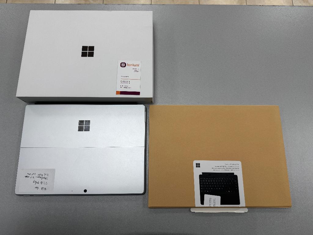 Microsoft Surface Pro , 11th Edition, Info@fonium.nl, Qwerty, Microsoft, 13 inch